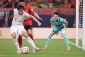 完美体育品牌-包含足球明星伤愈复出，率领球队获得连胜的词条