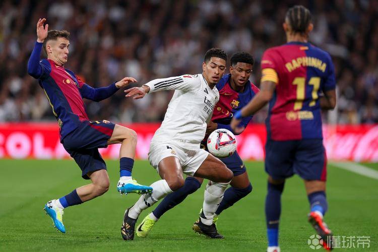 完美体育-皇马球星射门怪异，遭对手门将神勇扑出  第1张