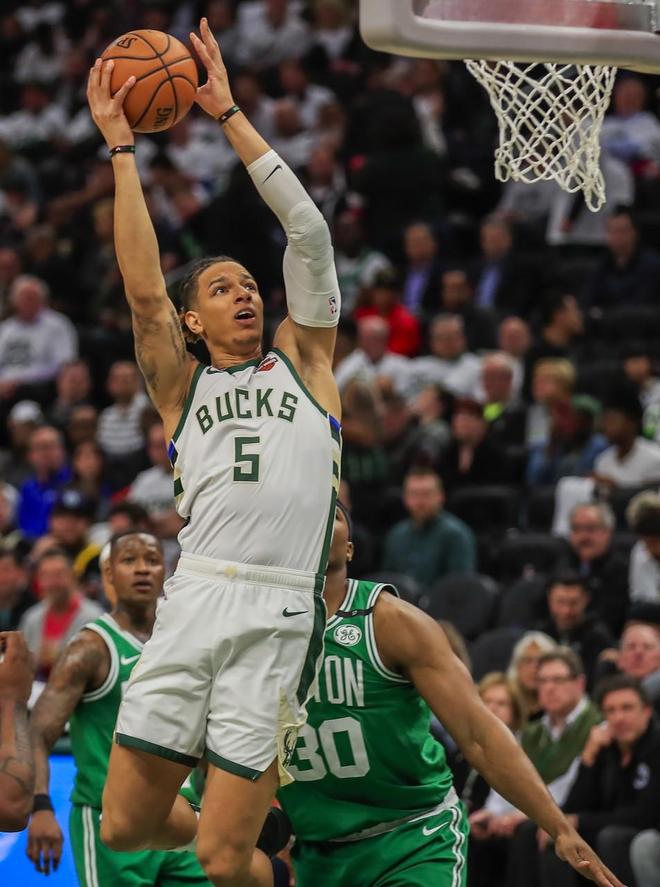 完美体育-活塞中锋因生病缺席比赛,球队内线压力加大了 第2张 完美体育-活塞中锋因生病缺席比赛,球队内线压力加大了 第2张